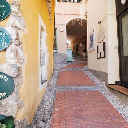 Casa Della Nonna Teresa Apartman Bordighera Kültér fotó